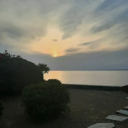 Heliophilia Villa *